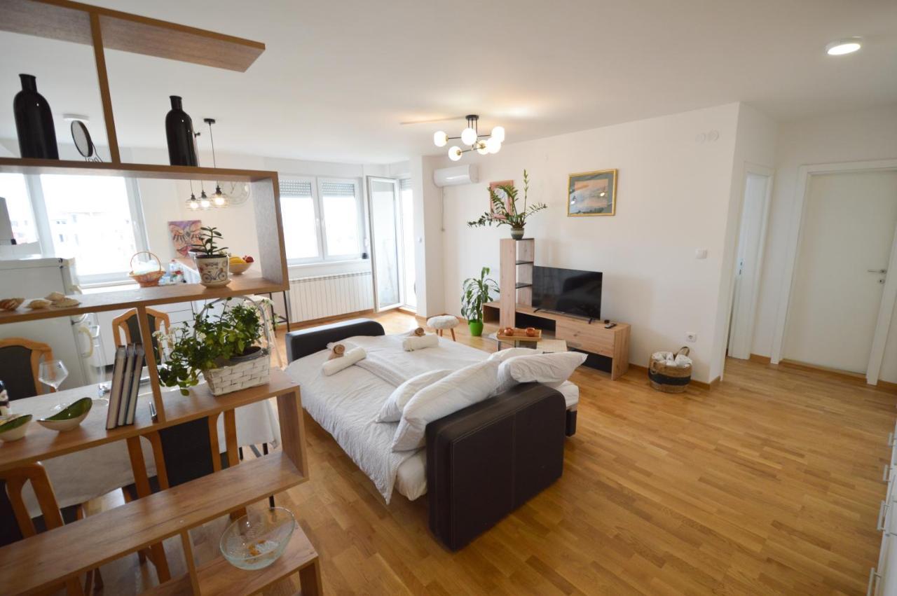 Shine24 - Spacious And Bright Apartment - New Nowy Sad Zewnętrze zdjęcie