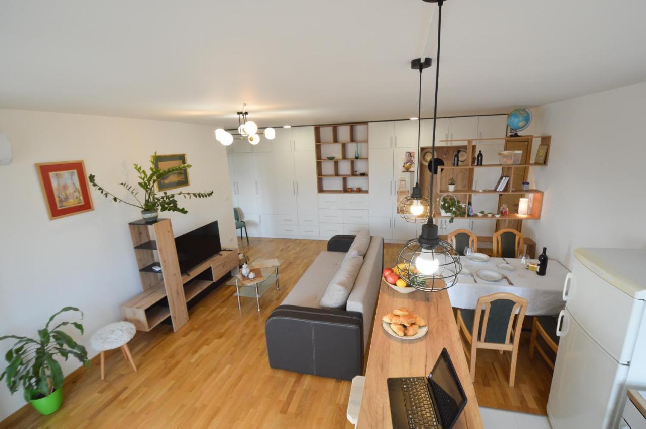 Shine24 - Spacious And Bright Apartment - New Nowy Sad Zewnętrze zdjęcie